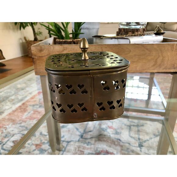 Vintage Rounded Square Brass Trinket Box Stamped Metal Heart Cutouts - Picture 8 of 10